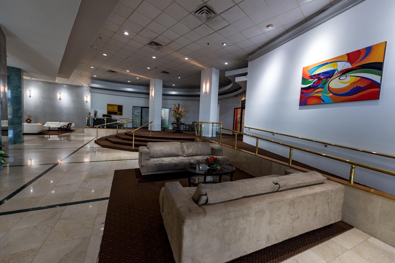 Casablanca On The Beach, Oceanfront Miami Apartahotel *